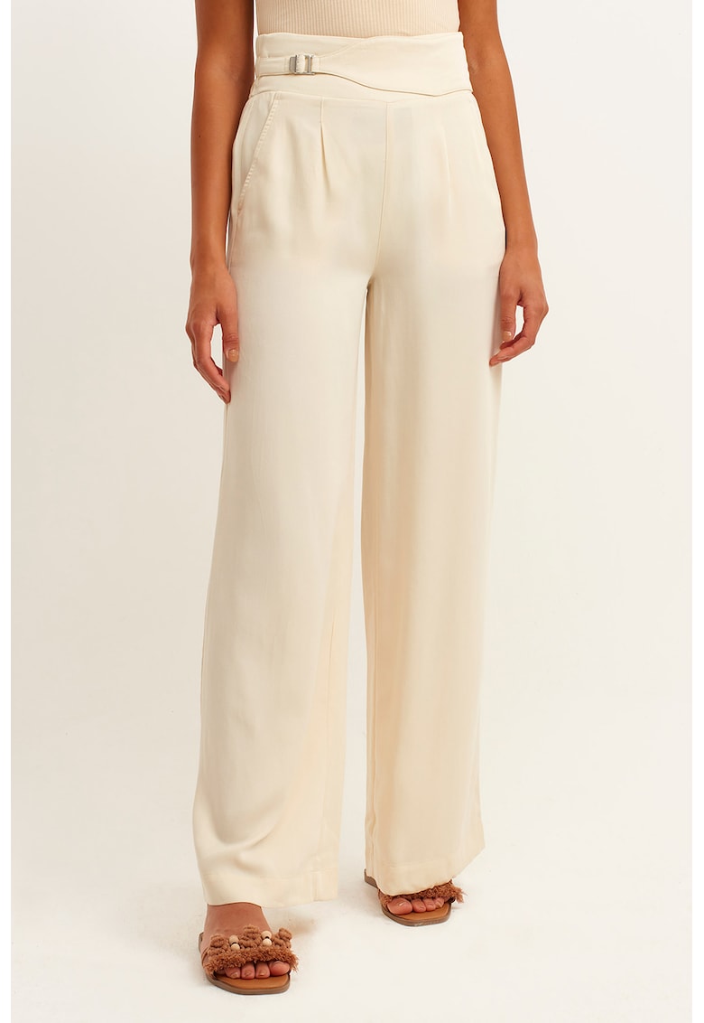 Pantaloni din lyocell cu croiala ampla si buzunare laterale