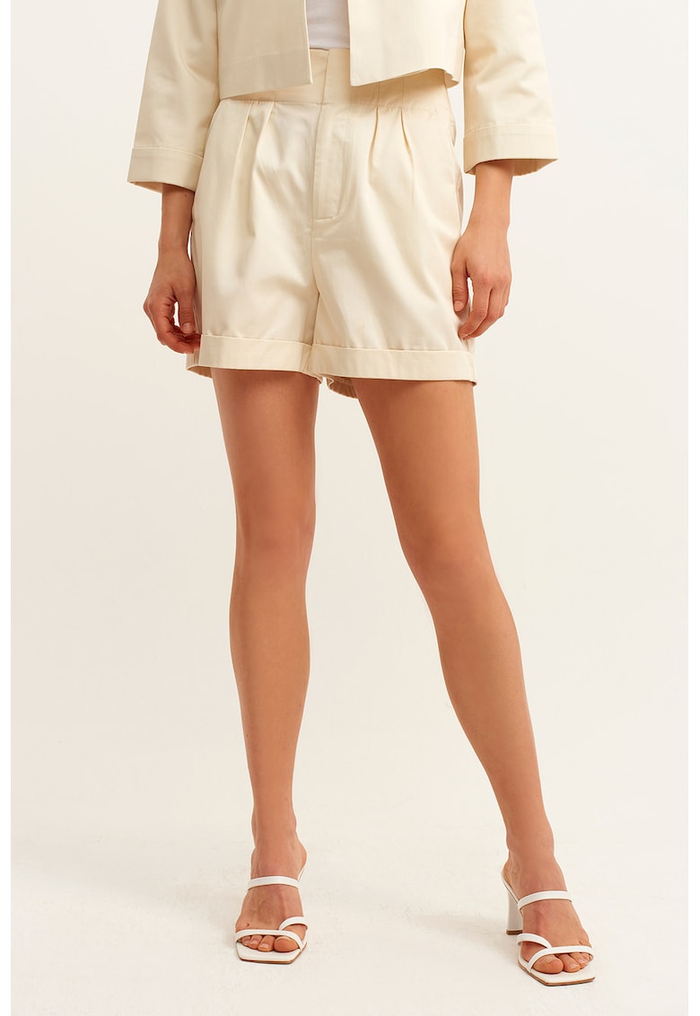 Pantaloni scurti din amestec de lyocell cu talie inalta si pliuri
