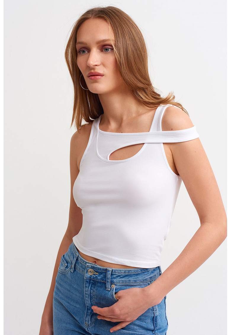 Top crop cu decupaje