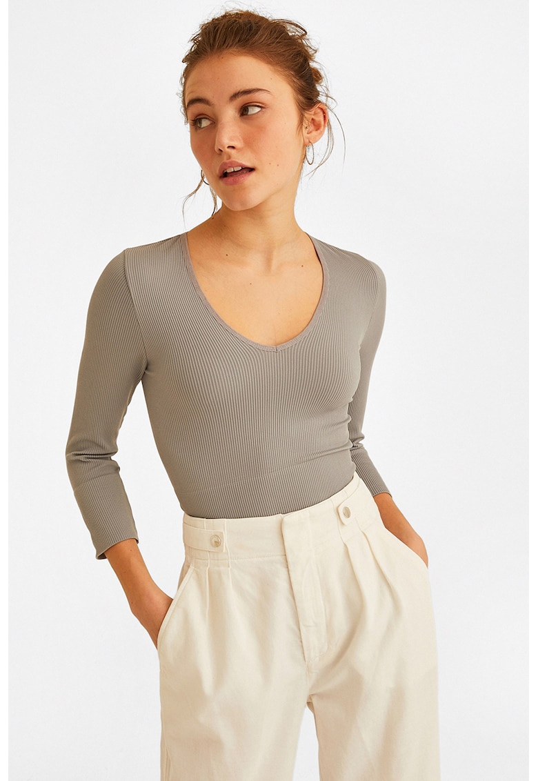 Bluza slim-fit striata cu decolteu in V