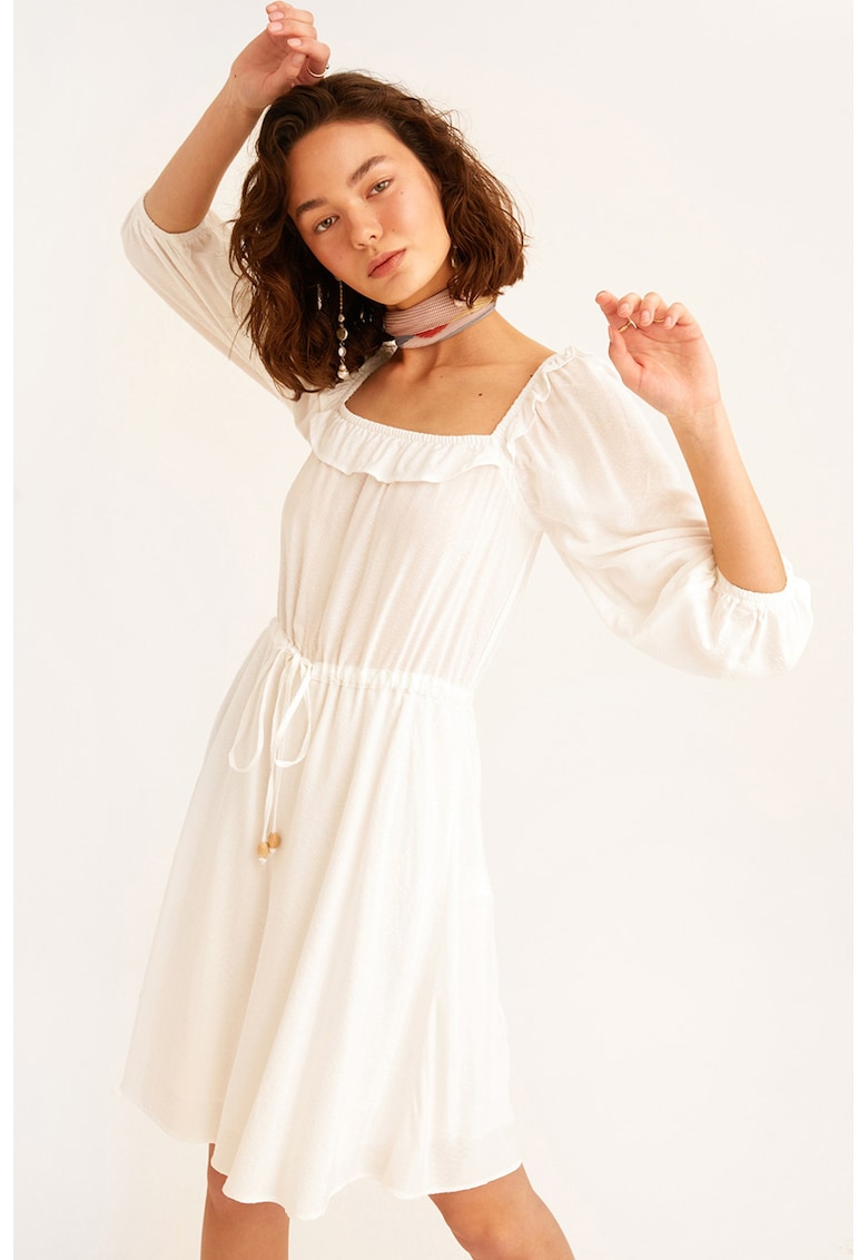 Rochie scurta cu model uni si decolteu patrat