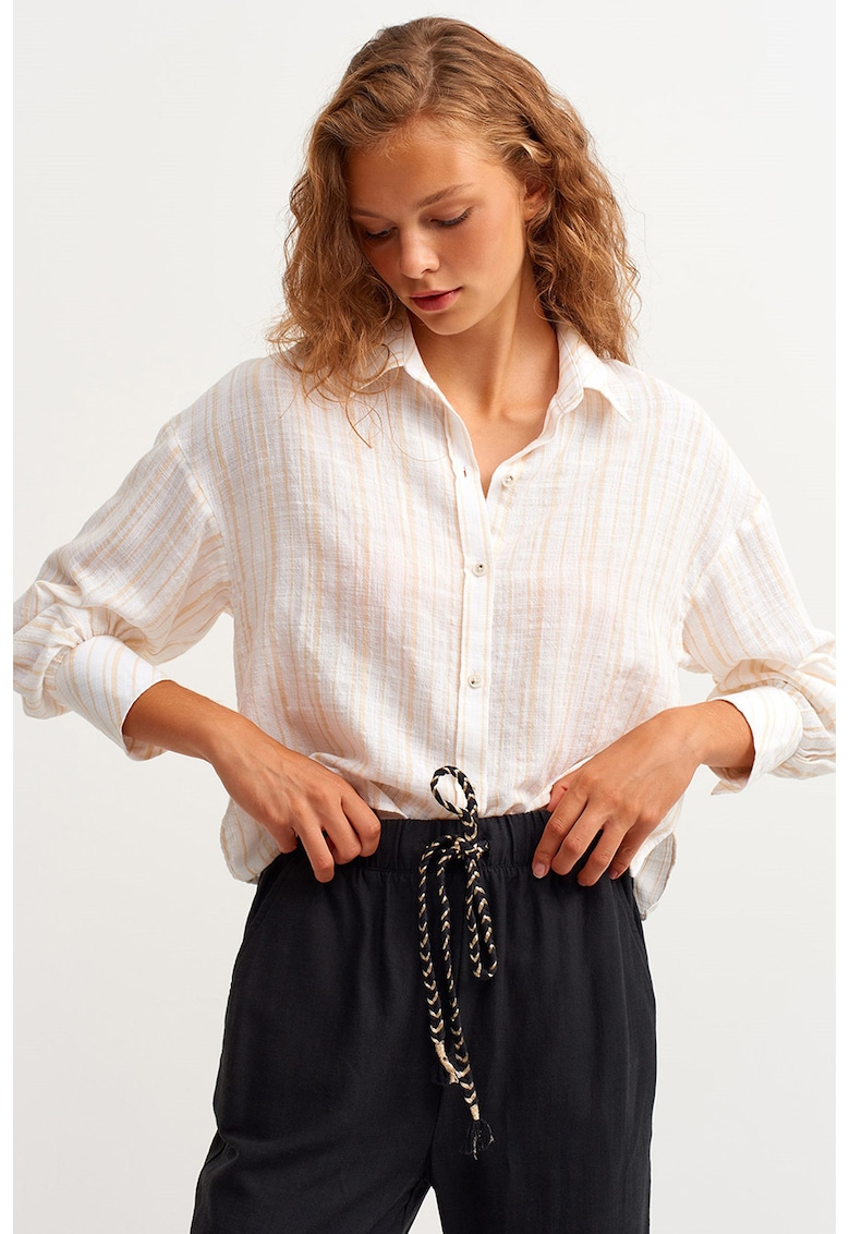 Camasa lejera cu nasturi