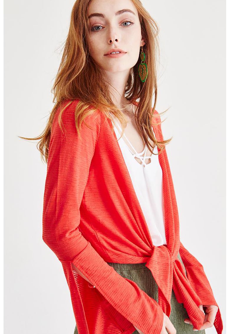 Bolerou cu mansete evazate