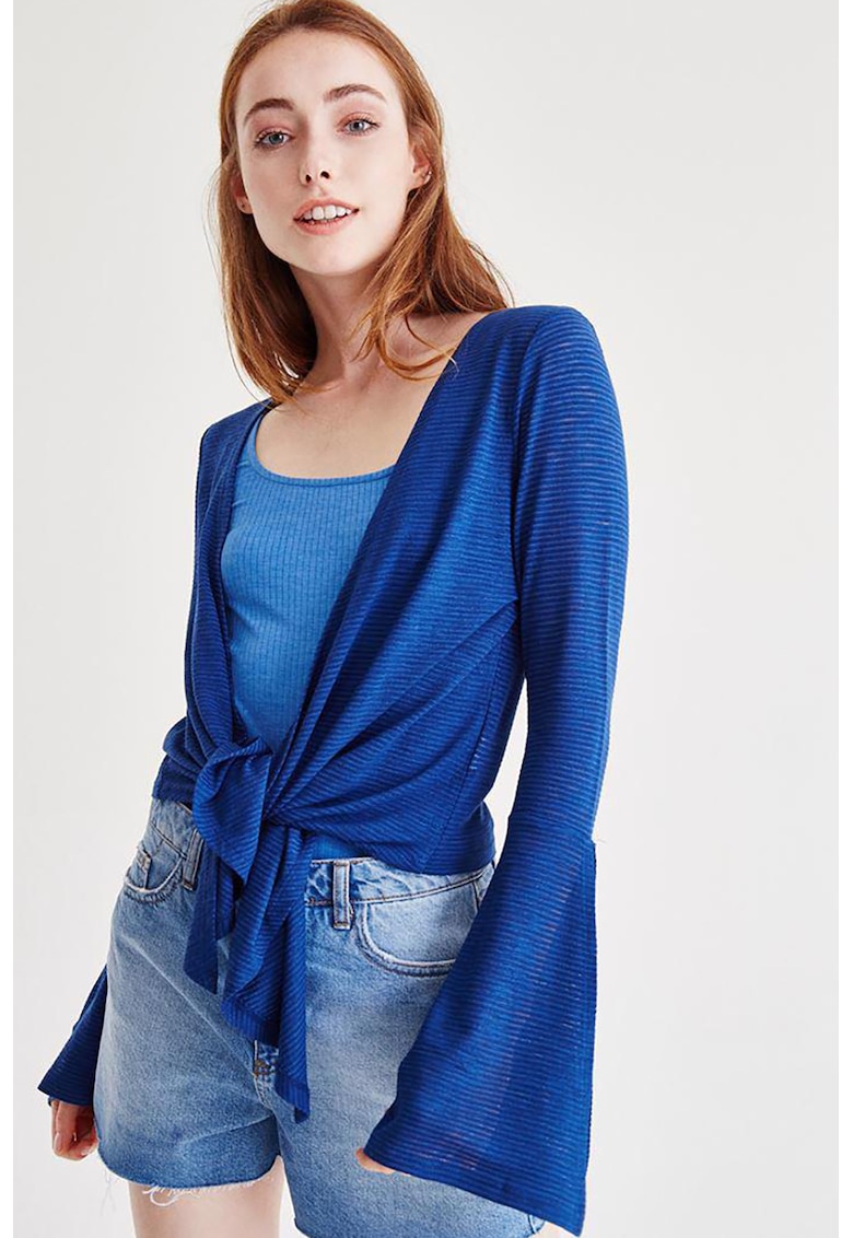 Bolerou cu mansete evazate