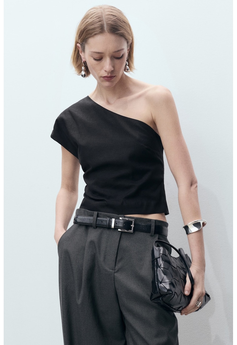 Top crop din amestec de in cu decolteu pe un umar