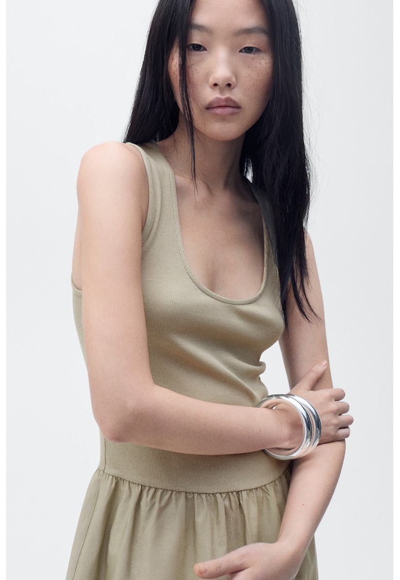 Rochie evazata cu decolteu rotund - Verde pal