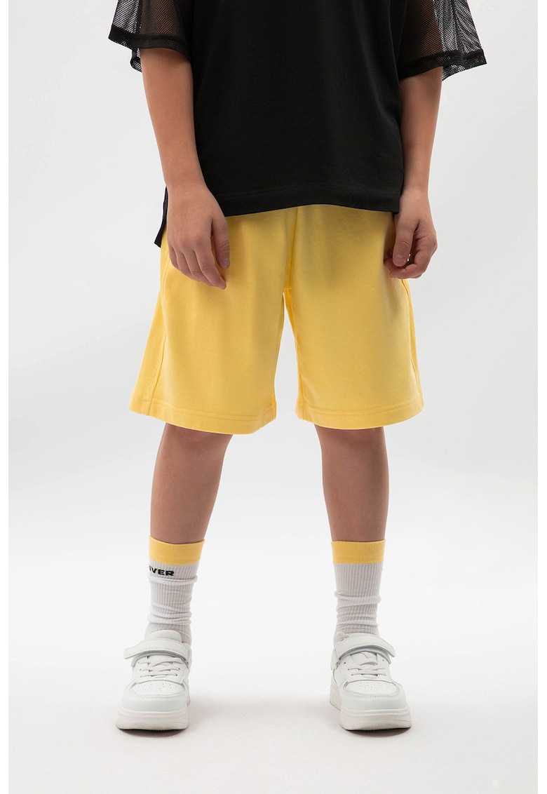 Pantaloni scurti lejeri cu buzunare