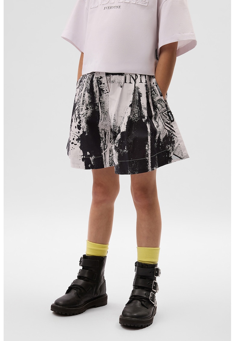 Pantaloni scurti cu model si buzunare laterale