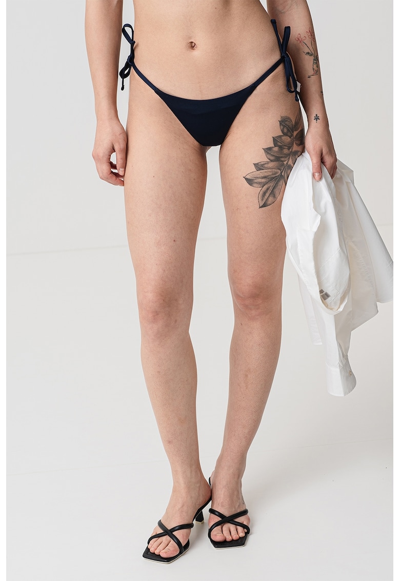 Slip tanga cu snururi laterale de ajustare