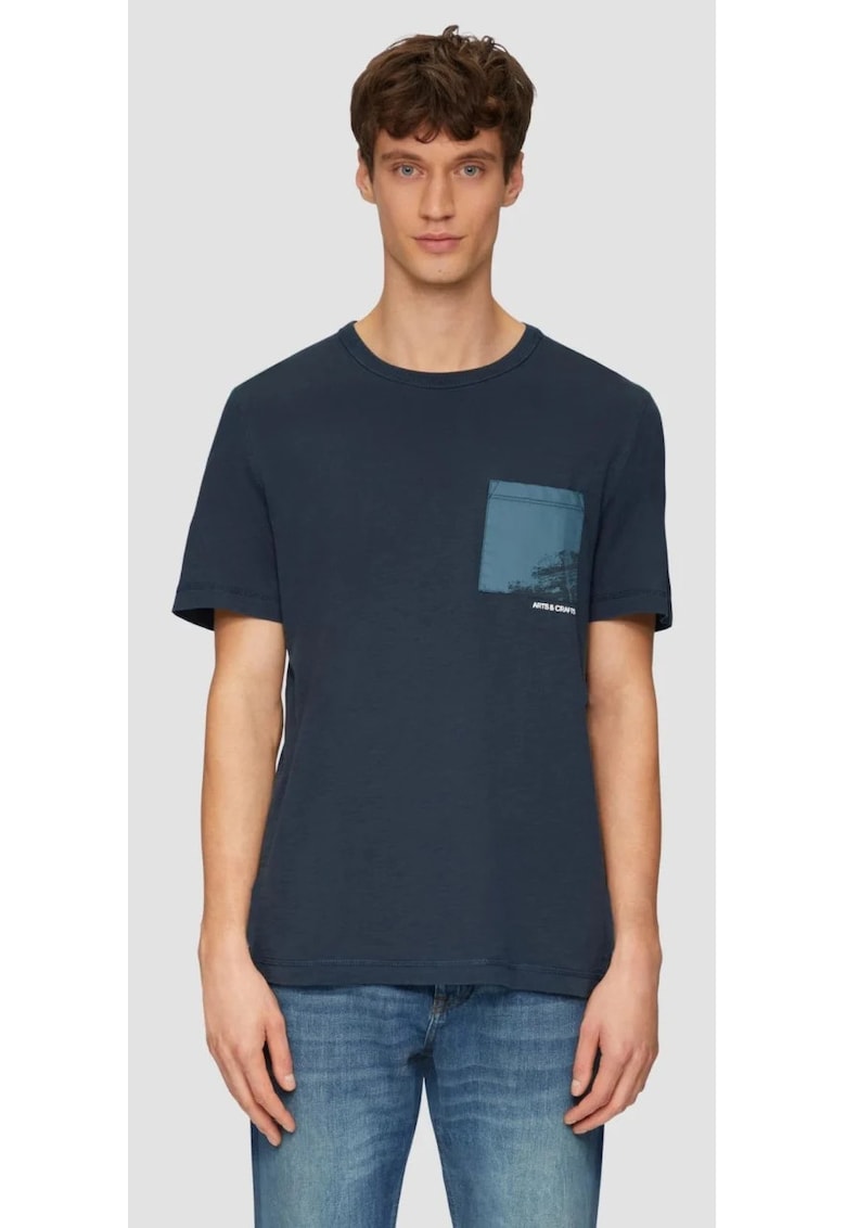 Tricou barbati din bumbac - cu un buzunar - decolteu la baza gatului si croiala Regular fit -