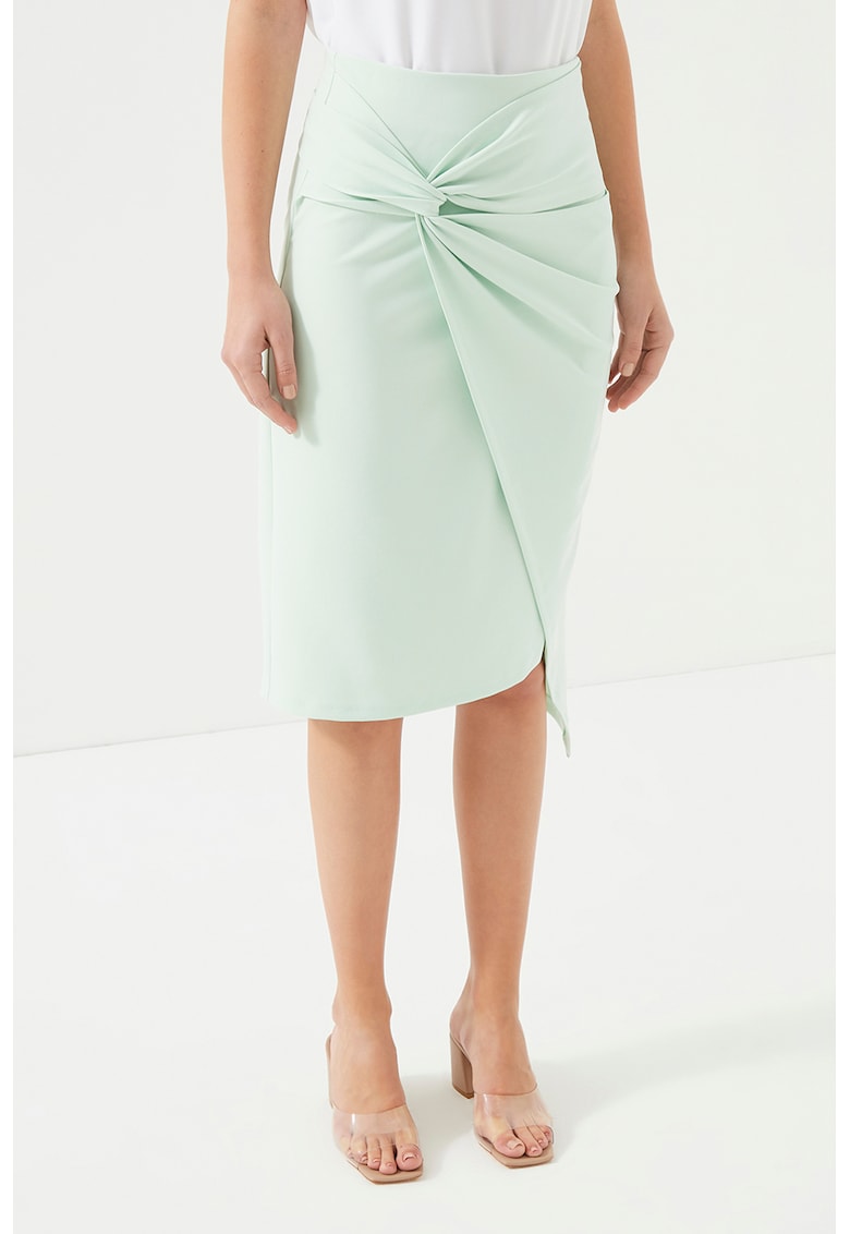 Fusta asimetrica cu model cu nod