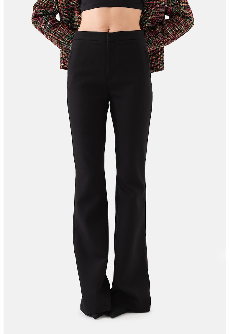 Pantaloni evazati cu talie medie