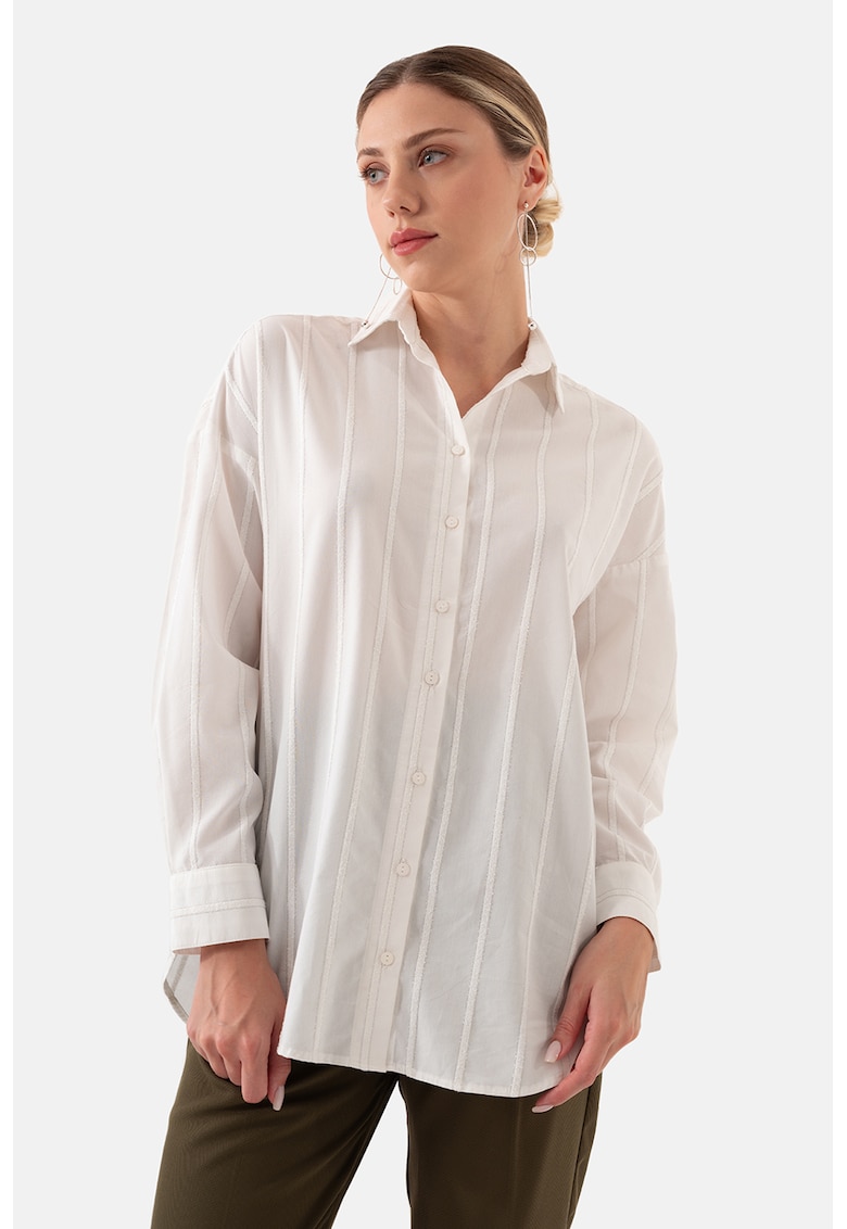 Camasa lejera cu model in dungi