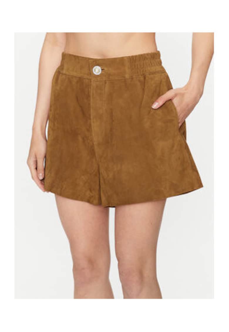 piele intoarsa - maro