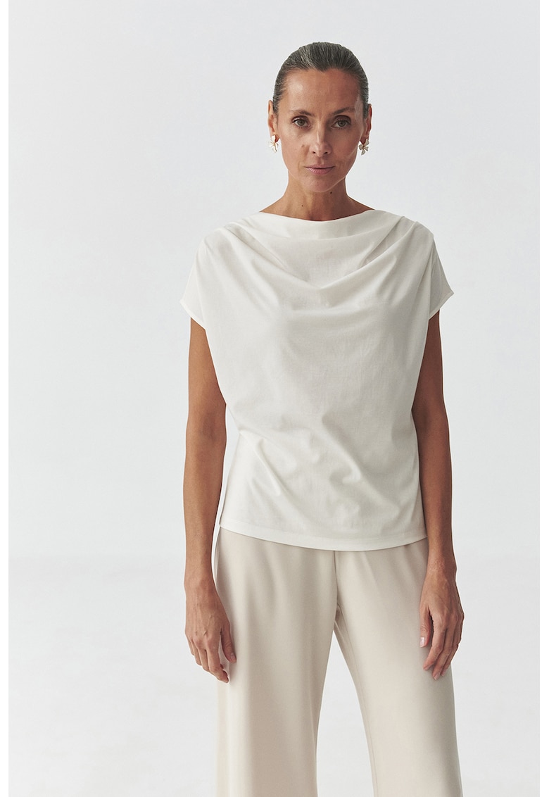 Bluza cu model uni si decolteu barcuta