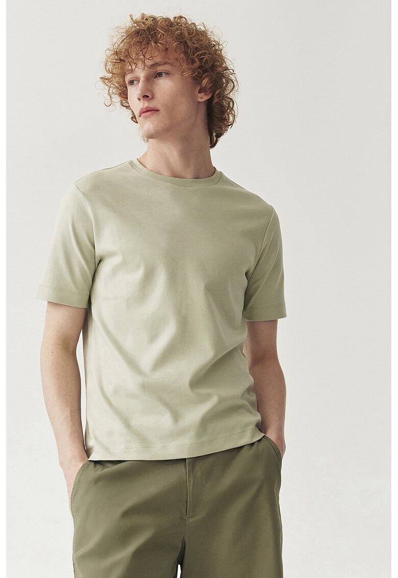 Tricou uni cu decolteu la baza gatului - Verde pal