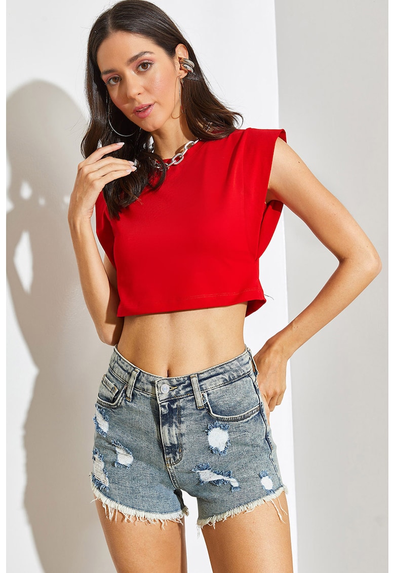 Blugi scurti cu aspect deteriorat