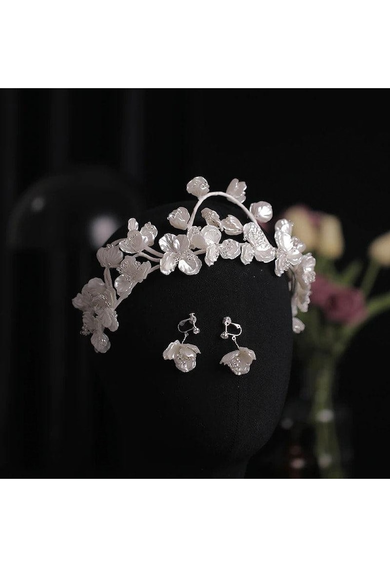 Set coronita si cercei - argintiu - cu flori albe - Elver C15 -