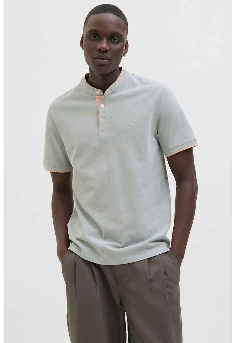 Tricou din bumbac organic cu fenta cu nasturi Paulos