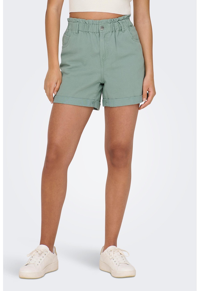 Pantaloni scurti cu model uni si talie elastica
