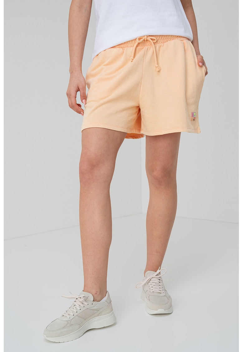 Pantaloni scurti cu snur si buzunare laterale