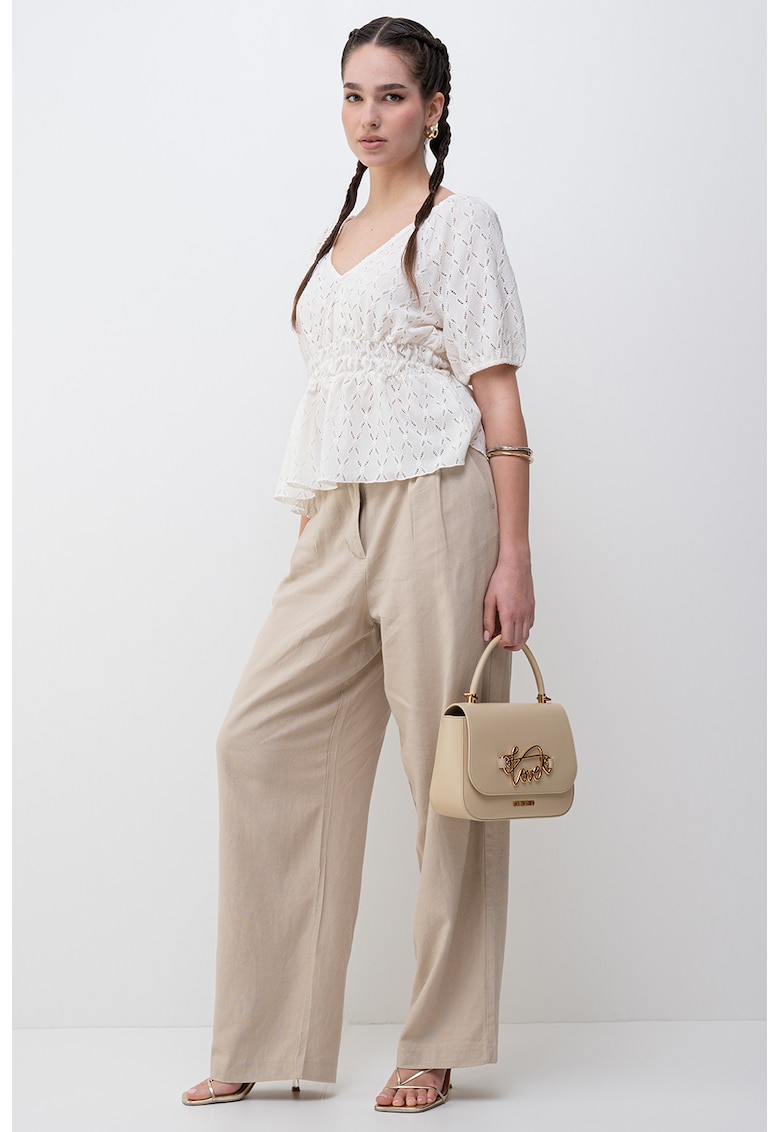 Bluza cu decolteu in V si decupaje discrete