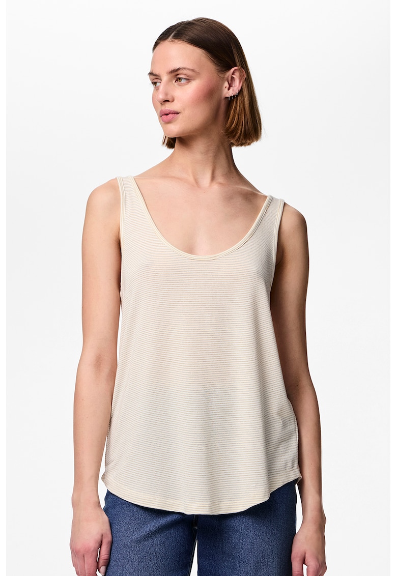 Top lejer cu decolteu amplu