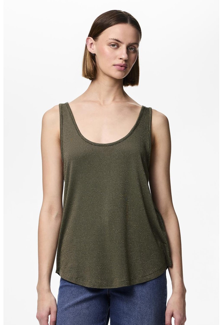 Top lejer cu decolteu amplu