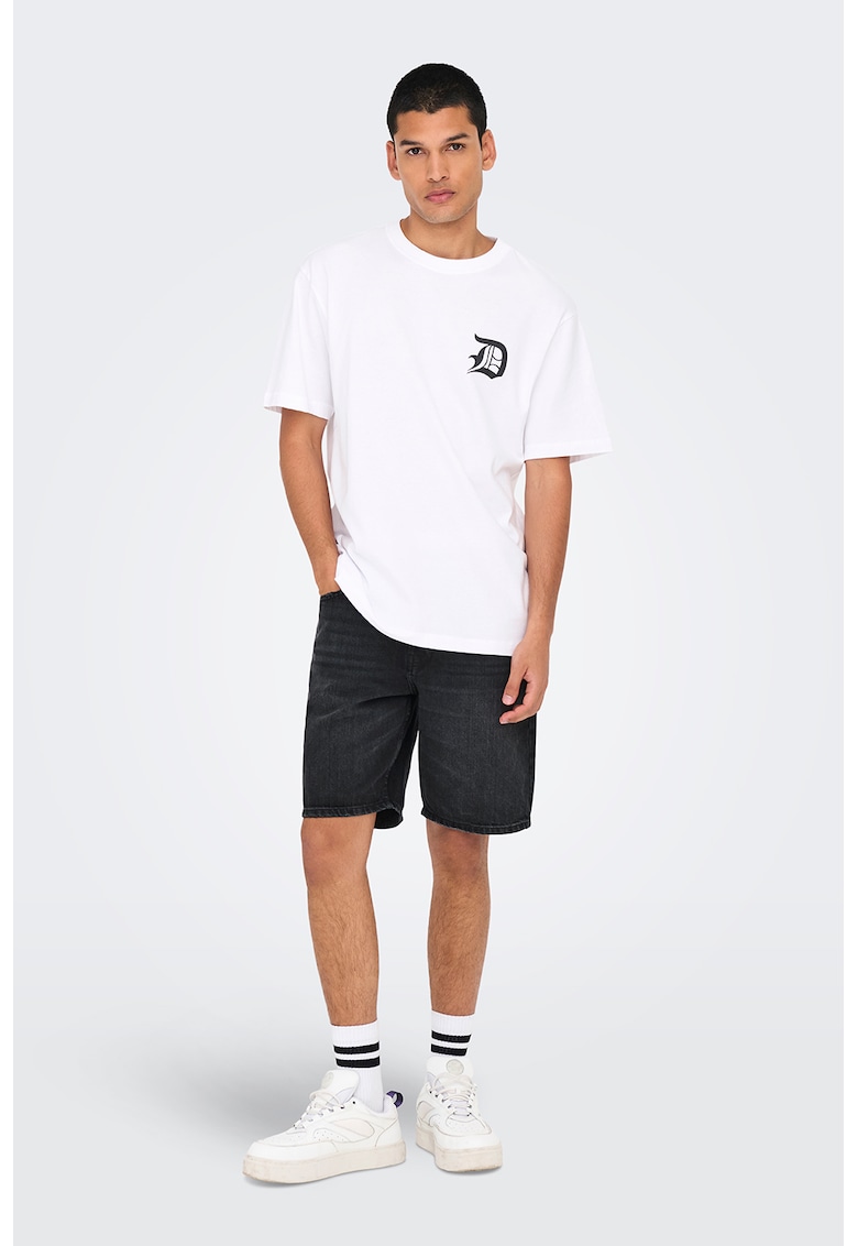 Bermude cu talie medie si croiala lejera