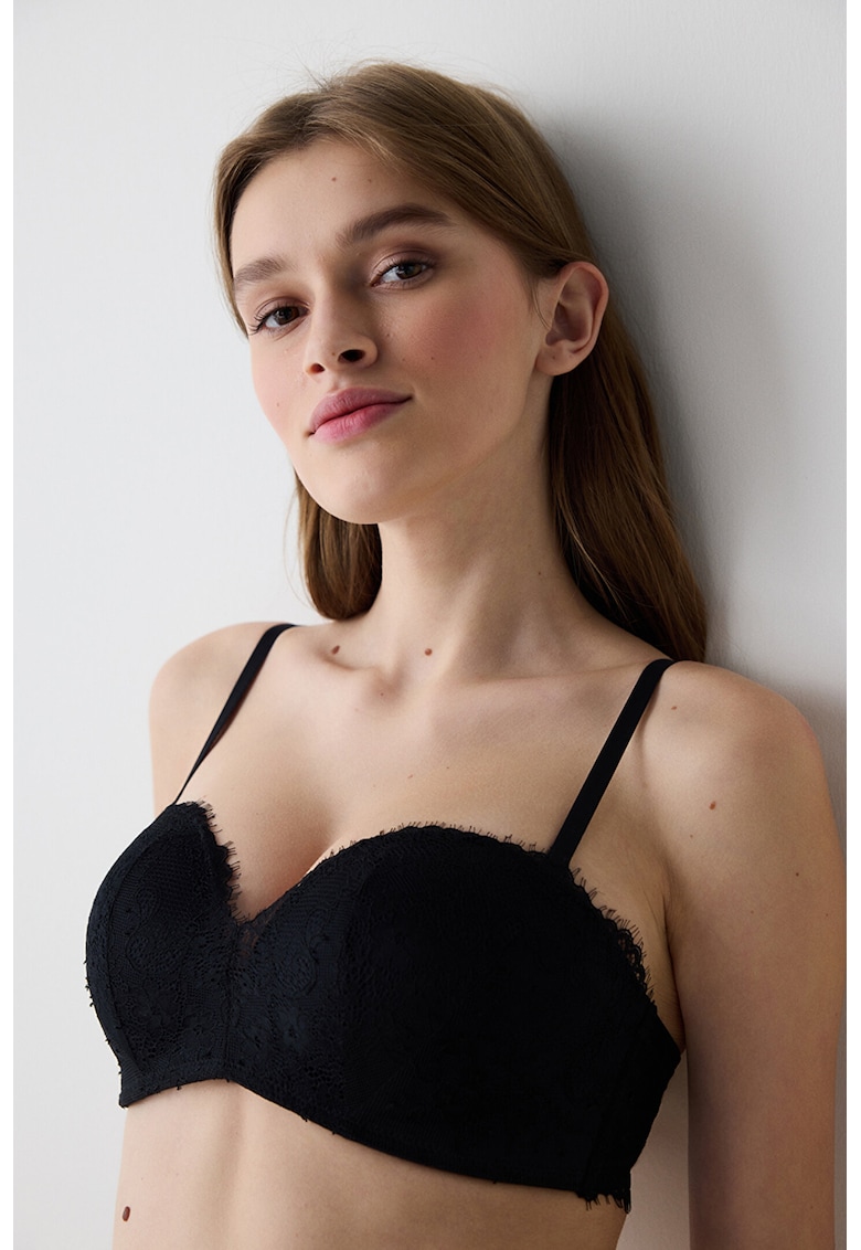 Sutien de dantela cu barete detasabile