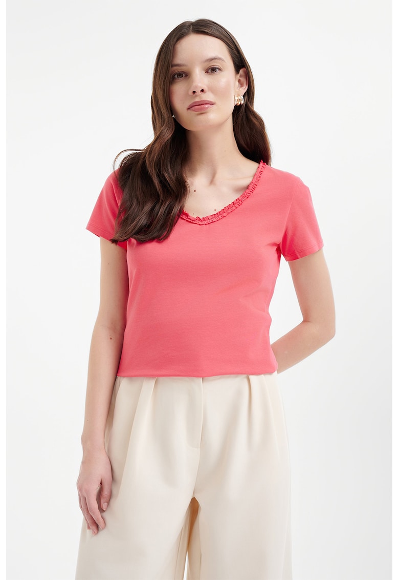 Tricou cu decolteu in V si volane