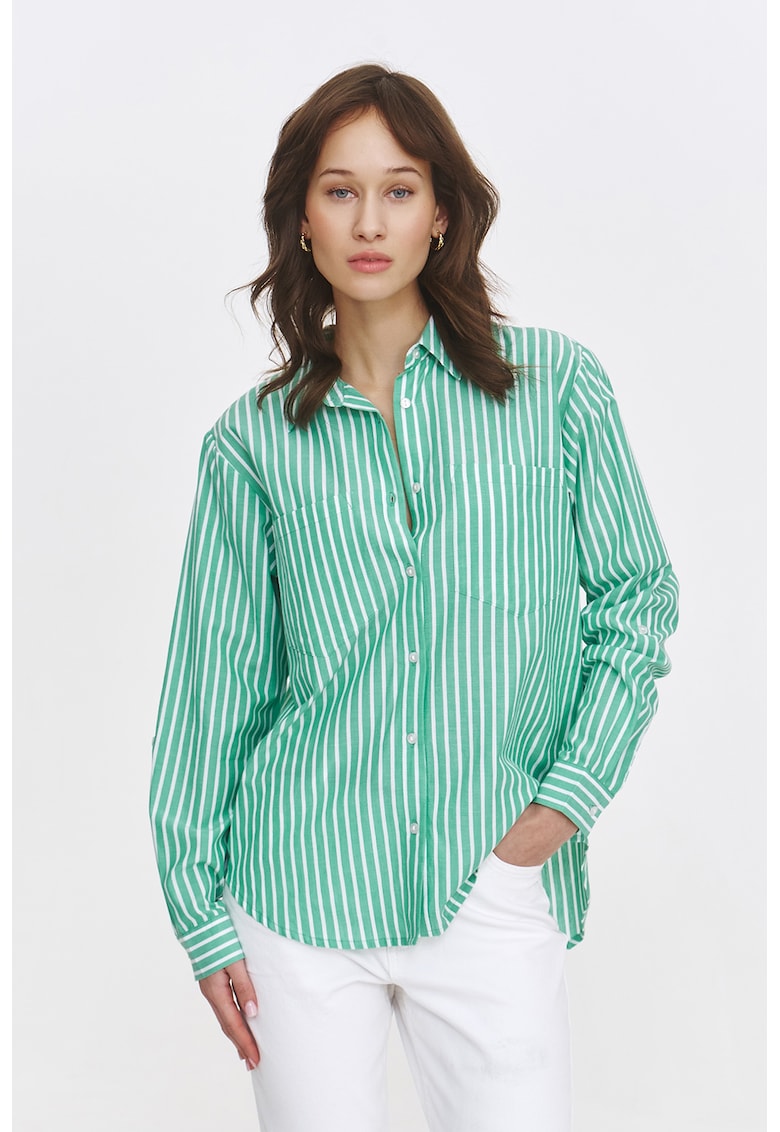 Camasa in dungi cu mansete cu nasturi