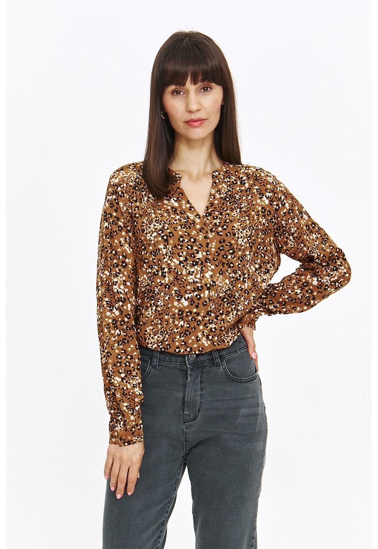 Bluza cu animal print si decolteu in V