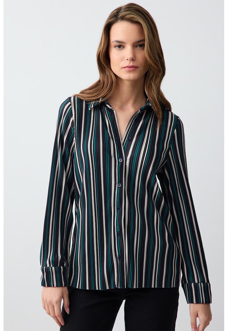 Camasa cambrata cu model in dungi