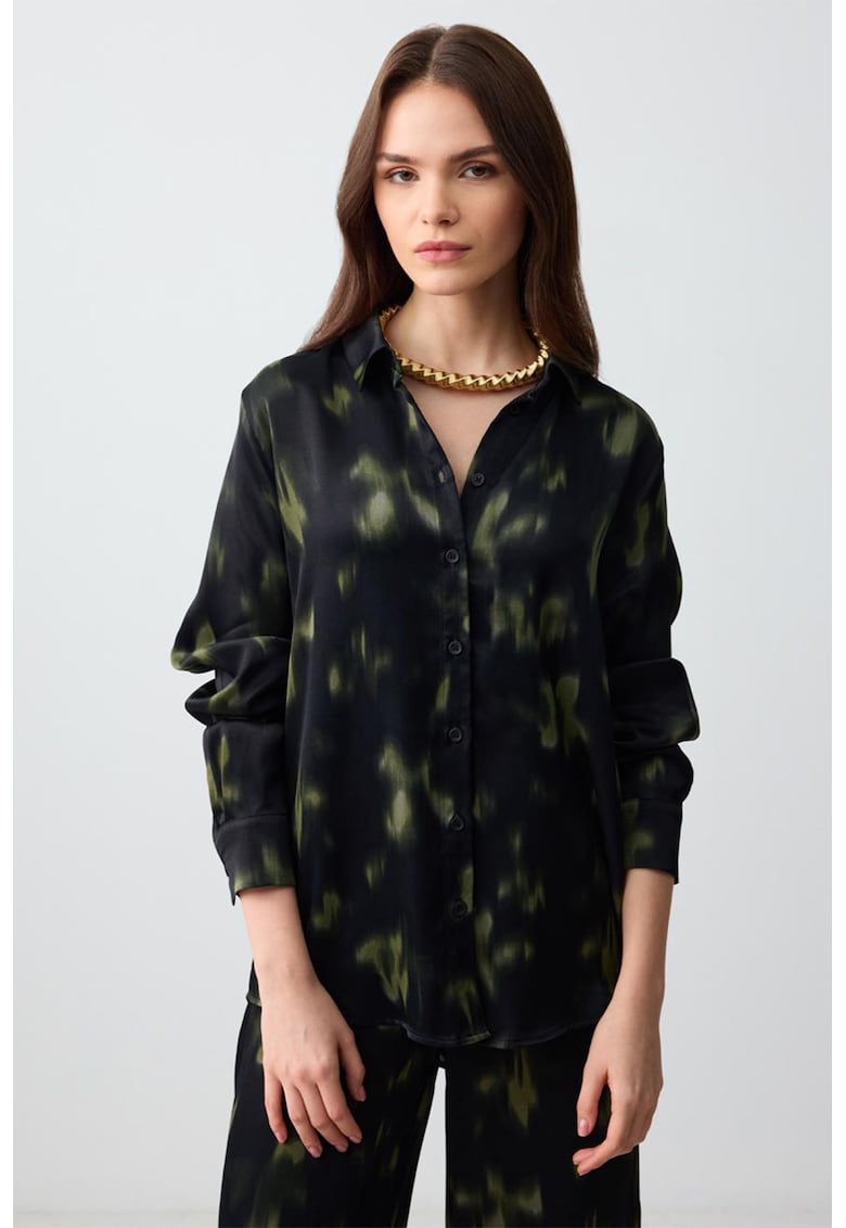 Camasa cu model tie-dye si imprimeu