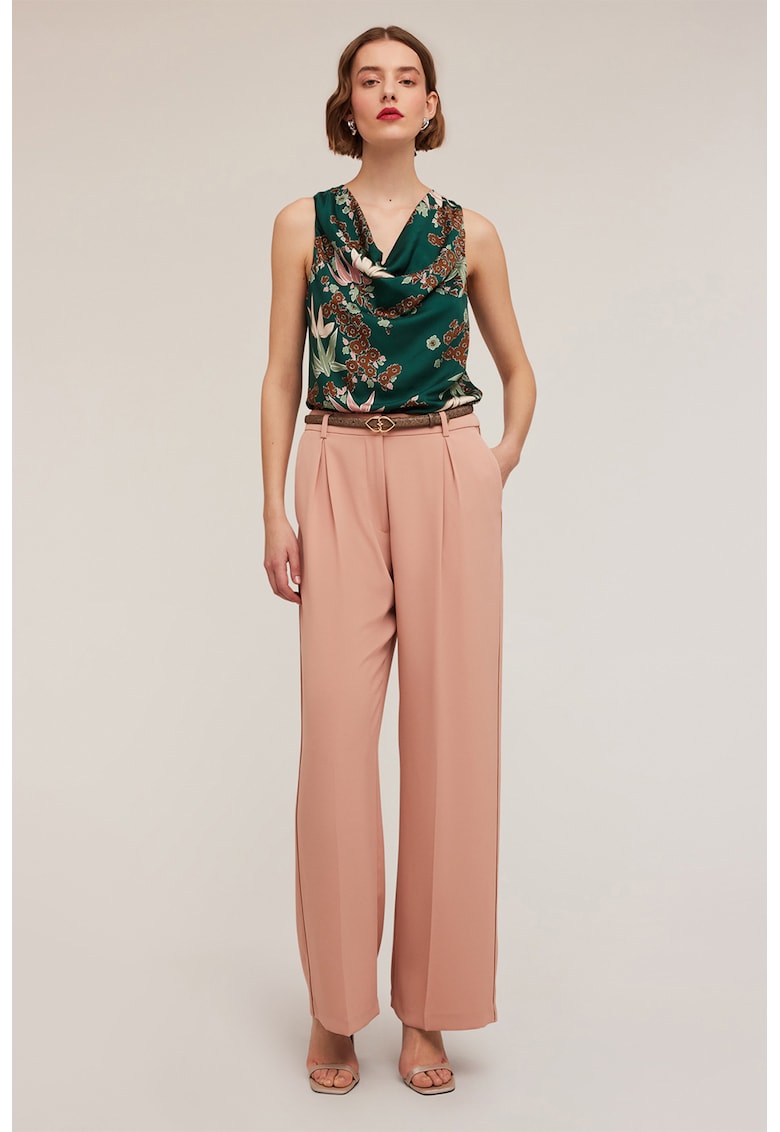 Pantaloni cu talie inalta si pliuri