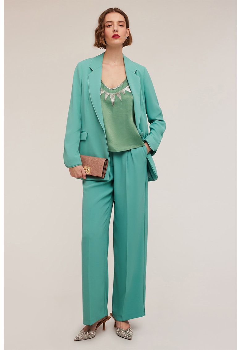 Pantaloni cu talie inalta si pliuri