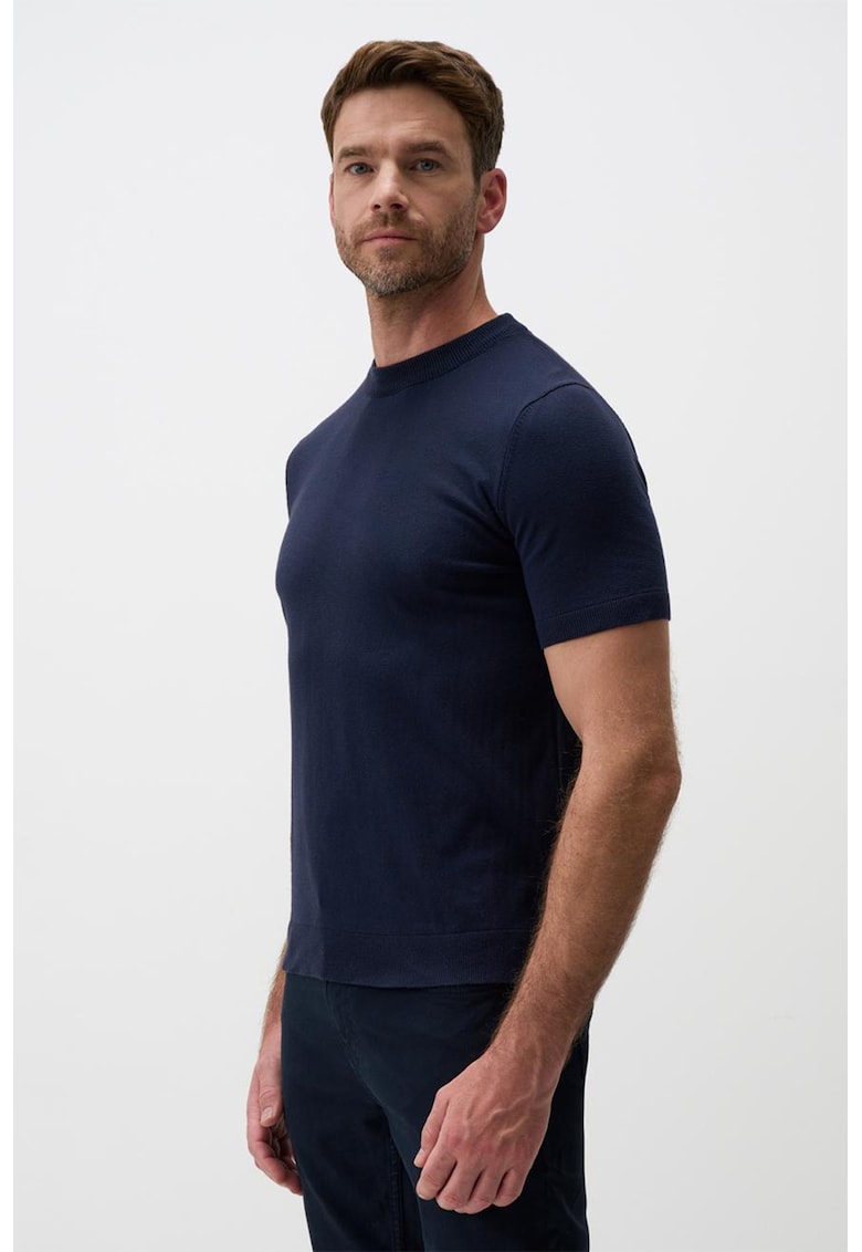 Tricou uni cu decolteu la baza gatului
