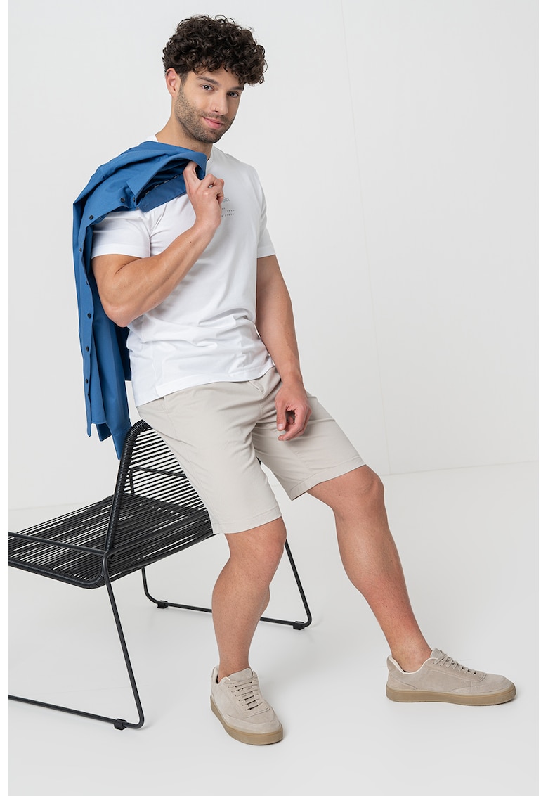 Tricou cu decolteu la baza gatului si imprimeu logo - Alb