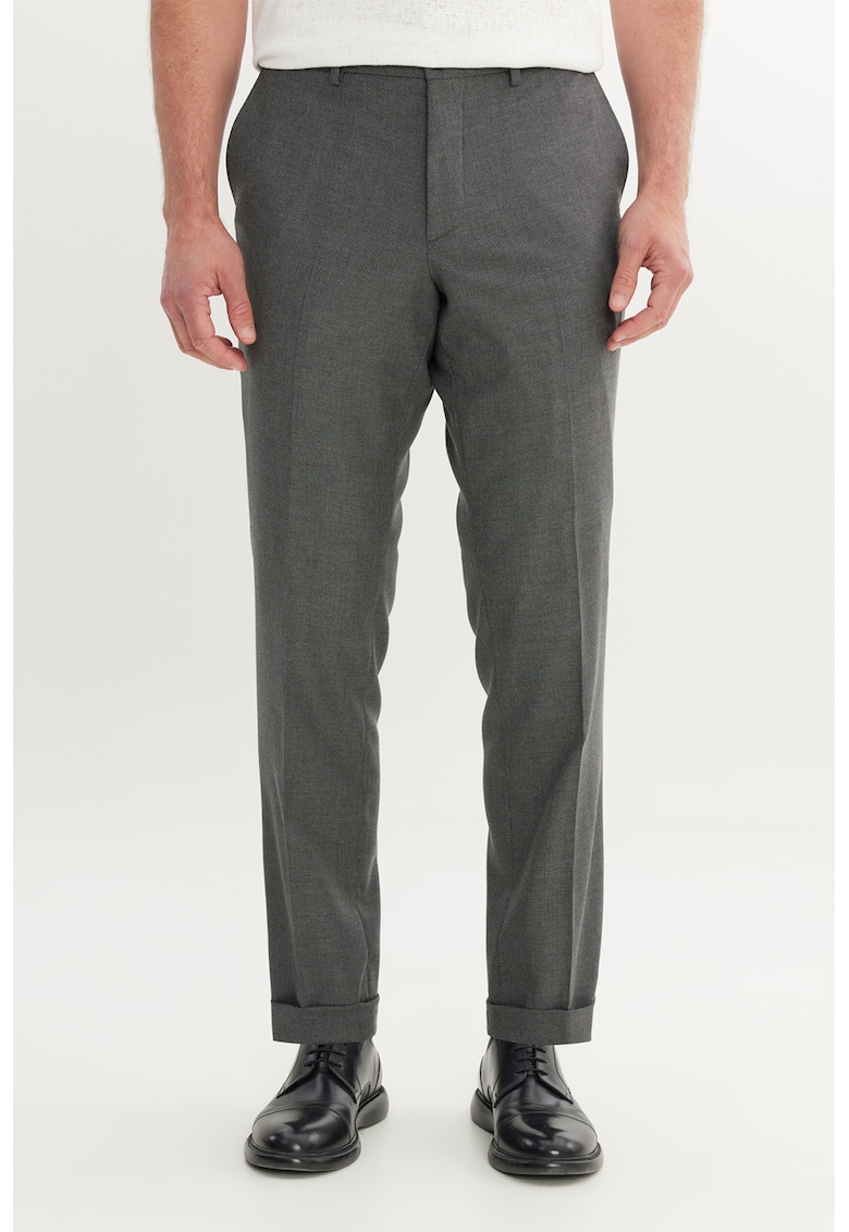 Pantaloni conici cu talie medie