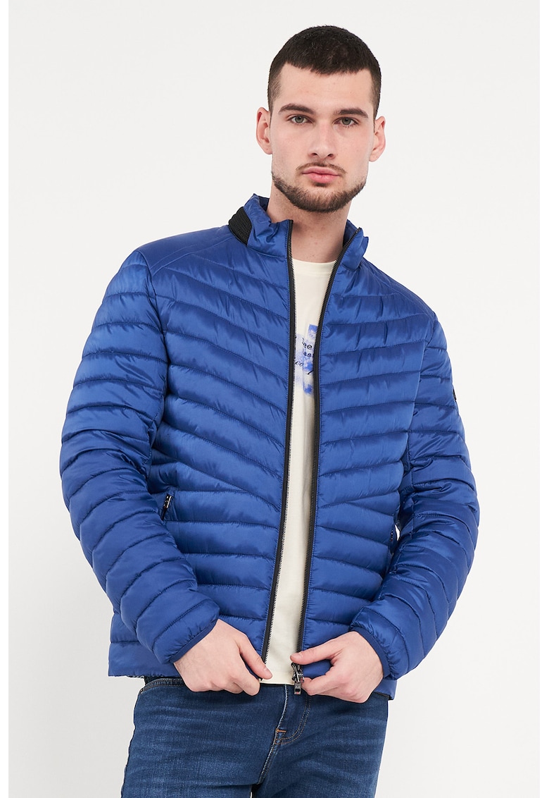 Geaca cu vatelina si guler scurt