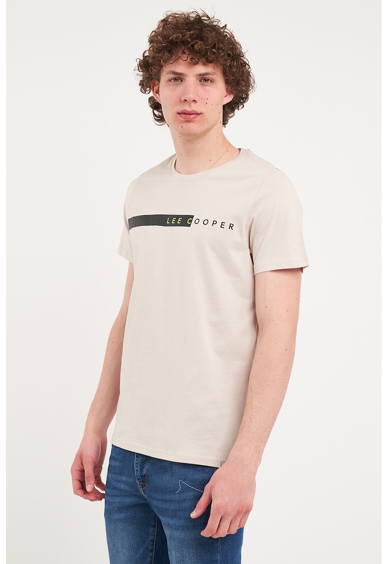 Tricou cu decolteu la baza gatului si logo