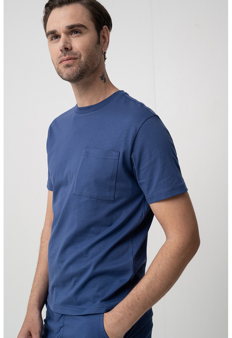 Tricou cu decolteu la baza gatului si buzunar pe piept - Albastru indigo