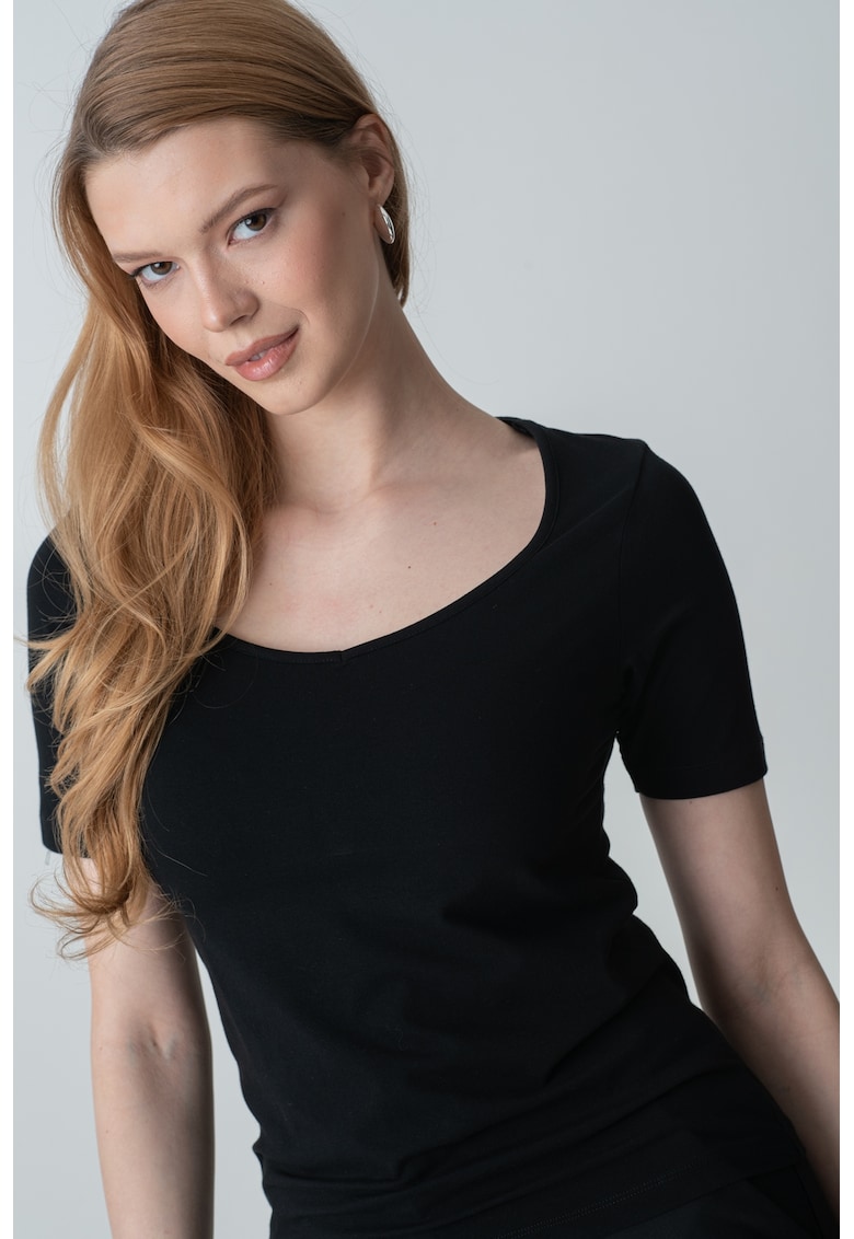 Tricou cambrat cu model uni