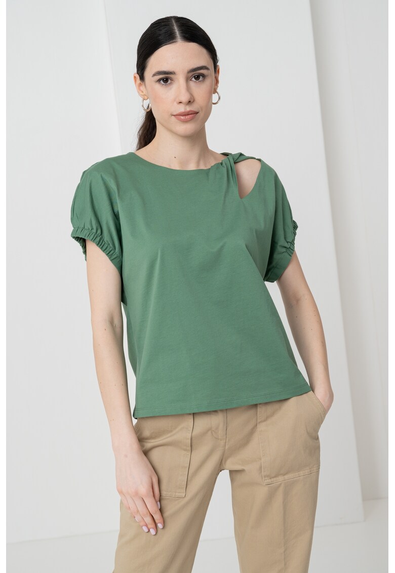 Tricou lejer cu decolteu la baza gatului - Verde sparanghel