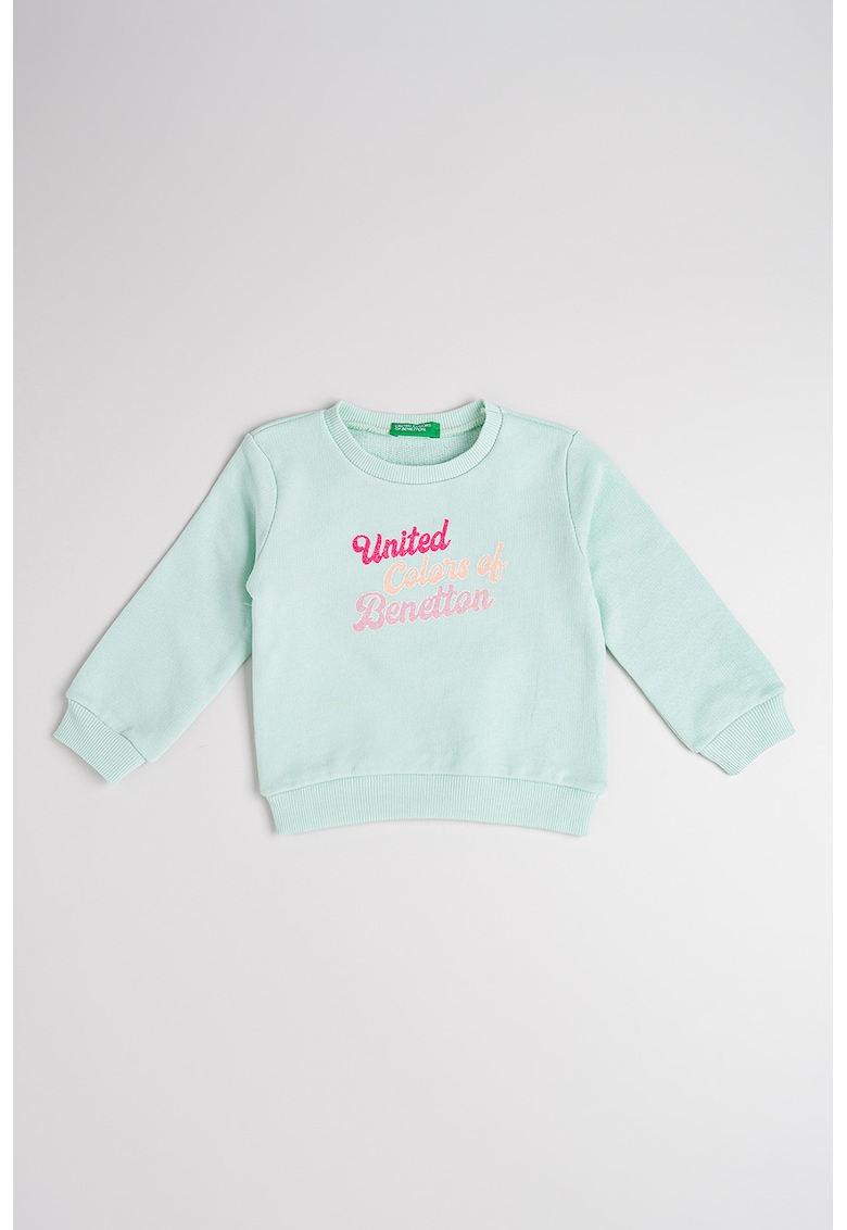 Bluza sport cu decolteu la baza gatului