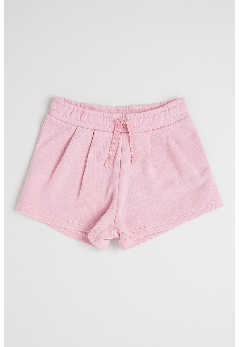 Pantaloni scurti cu talie ajustabila si pliuri frontale Pantaloni scurti cu talie ajustabila si pliuri frontale