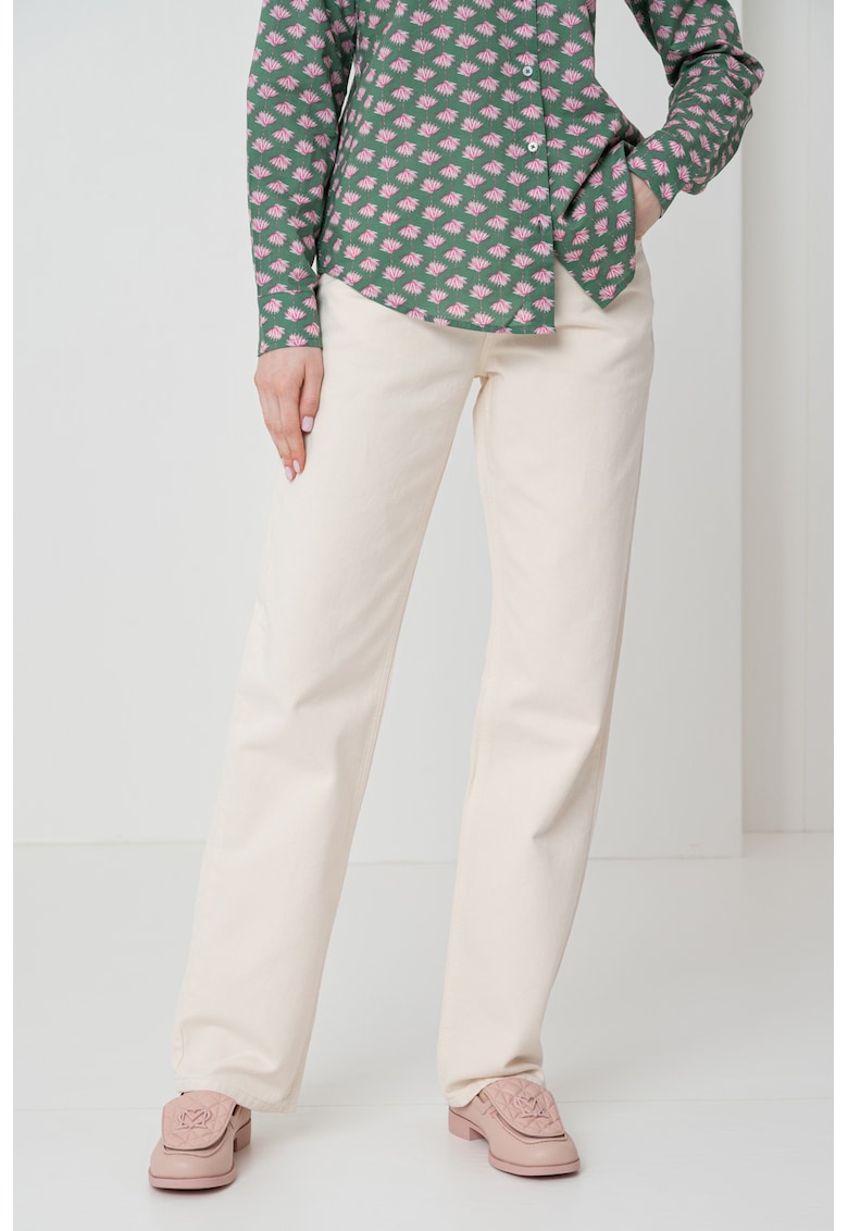 Blugi drepti cu talie inalta