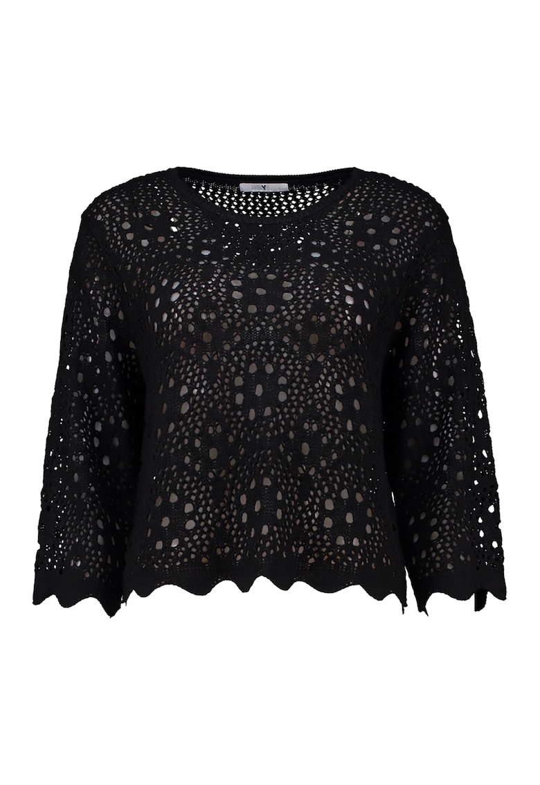 Pulover cu decupaje si decolteu la baza gatului Pulover cu decupaje si decolteu la baza gatului