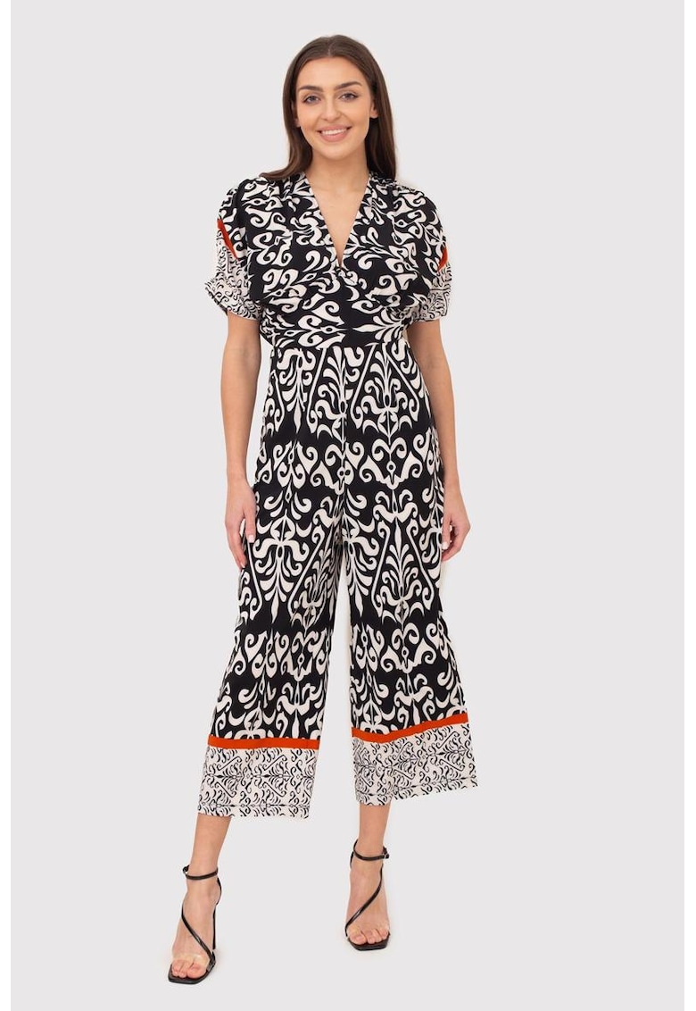 Salopeta neagra si crem cu decolteu ascutit PA600 BLACKCREAM